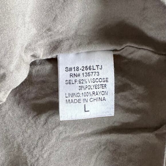 Vici One Shoulder One Shoulder Flutter Sleeve Blouse Size L - Picture 7 of 7